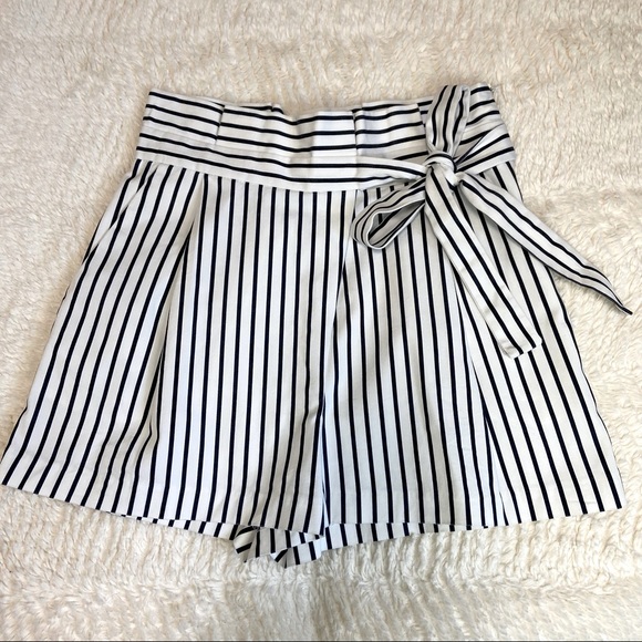 ZARA Paper Bag Striped Tie Waist Shorts - Size: Small - Picture 10 of 10